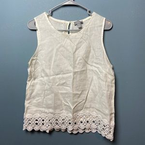 Off-white airy Kenar top.